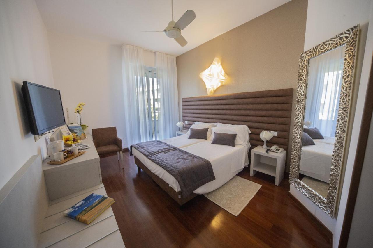 Hotel Alexander Gabicce Mare Extérieur photo